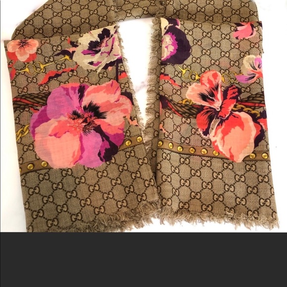 Gucci Authentic Brown Monogram Scarf Shawl - Picture 5 of 9